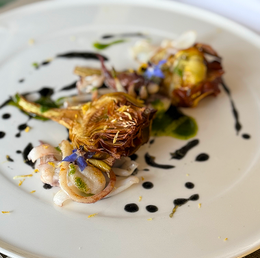 Calamari con carciofi e salsa al cavolo nero