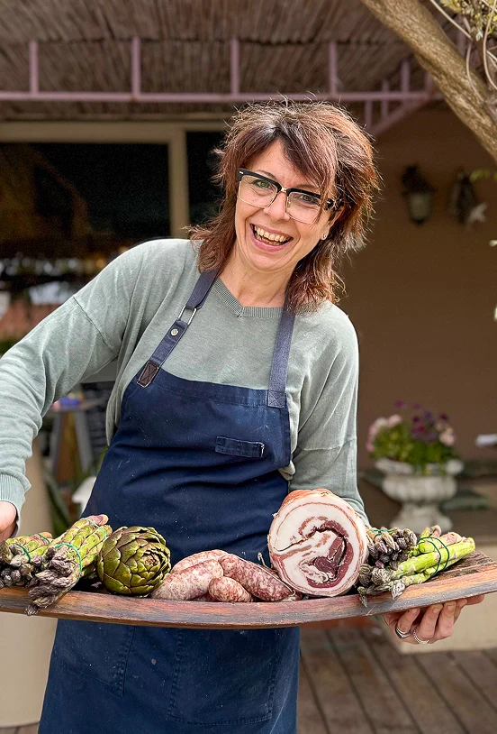 Francesca, esperta di vini e nipote di Alcide, ristorante a Venturina, Toscana