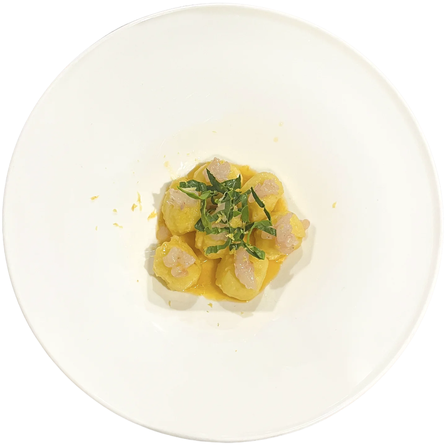 Piatto gnocco soffice con crudo di gambero rosa, spinaci e lime, da Alcide a Venturina.